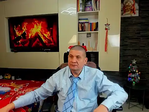 SpartacusDaddy48 online show from January 6, 5:44 am