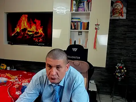 SpartacusDaddy48 online show from January 7, 10:53 am