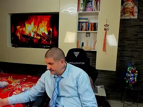 SpartacusDaddy48 online show from January 11, 12:56 pm