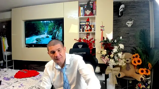 SpartacusDaddy48 online show from May 7, 2:31 pm