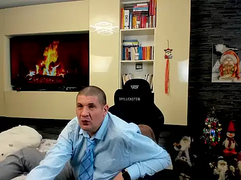 SpartacusDaddy48 online show from February 25, 5:51 am