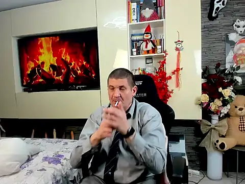 SpartacusDaddy48 online show from March 6, 7:31 pm