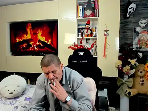 SpartacusDaddy48 online show from February 28, 10:15 am