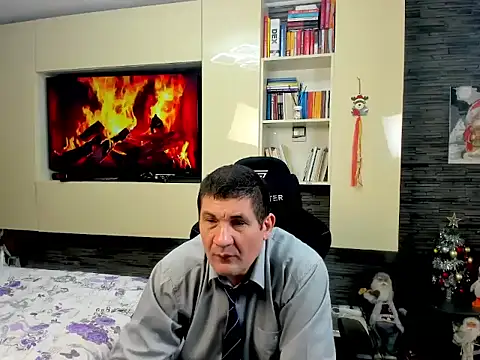 SpartacusDaddy48 online show from February 15, 4:06 pm