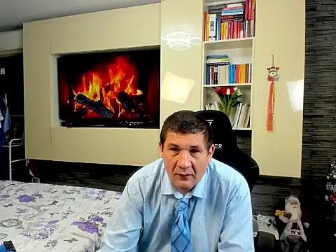 SpartacusDaddy48 online show from February 10, 1:43 pm