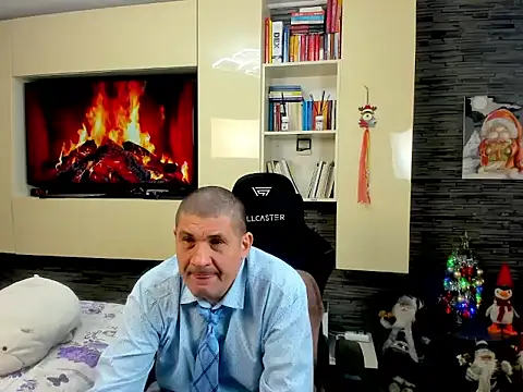 SpartacusDaddy48 online show from February 23, 3:30 am