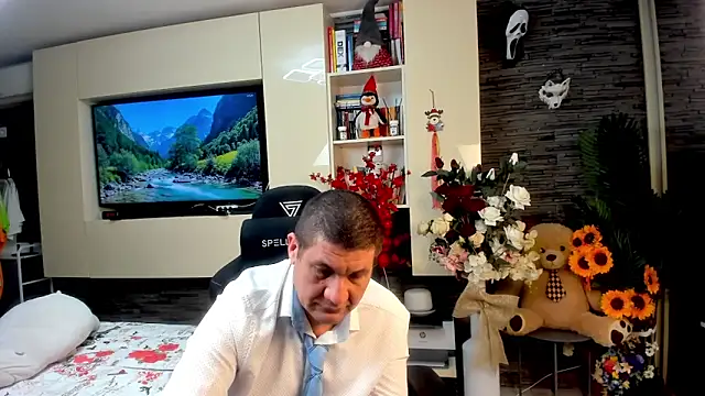 SpartacusDaddy48 online show from May 21, 3:59 am