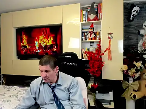 SpartacusDaddy48 online show from March 16, 10:34 pm