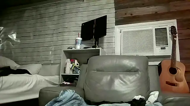 Snapshot of Billysch@xh chatting on February 24, 6:58 am Billyschxh online show from February 24, 6:58 am
