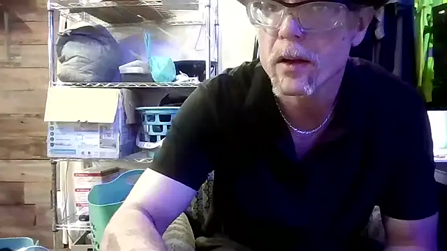 Snapshot of Billysch@xh chatting on March 29, 10:06 am Billyschxh online show from March 29, 10:06 am