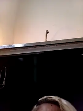 flavinhasensual online show from April 13, 9:35 am