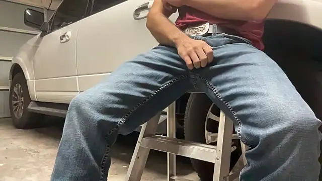 HorneyCowboy154 online show from September 25, 10:27 pm