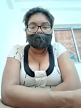 Snapshot of Elie_couple143 chatting on December 1, 6:03 am Elie couple143 online show from December 1, 6:03 am