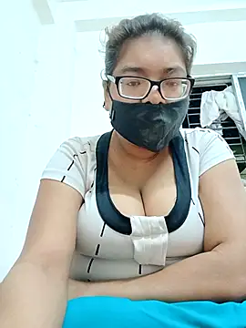 Snapshot of Elie_couple143 chatting on September 28, 12:56 pm Elie couple143 online show from September 28, 12:56 pm