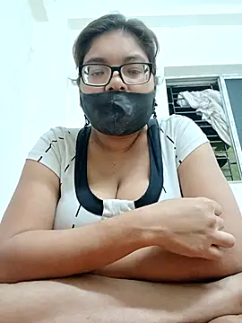 Snapshot of Elie_couple143 chatting on November 6, 6:23 pm Elie couple143 online show from November 6, 6:23 pm