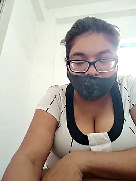 Snapshot of Elie_couple143 chatting on October 21, 2:33 am Elie couple143 online show from October 21, 2:33 am