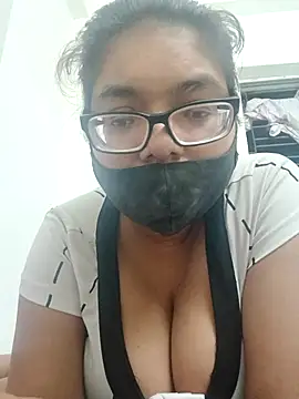 Snapshot of Elie_couple143 chatting on October 28, 1:10 pm Elie couple143 online show from October 28, 1:10 pm