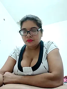 Snapshot of Elie_couple143 chatting on November 16, 1:21 am Elie couple143 online show from November 16, 1:21 am