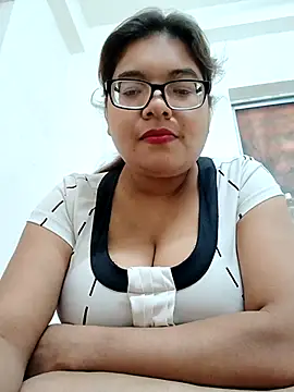 Snapshot of Elie_couple143 chatting on December 16, 8:07 am Elie couple143 online show from December 16, 8:07 am