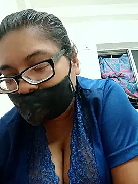 Snapshot of Elie_couple143 chatting on November 1, 8:03 pm Elie couple143 online show from November 1, 8:03 pm