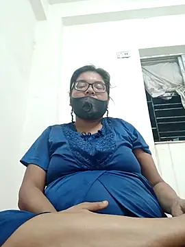 Snapshot of Elie_couple143 chatting on November 11, 6:47 pm Elie couple143 online show from November 11, 6:47 pm