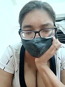 Snapshot of Elie_couple143 chatting on September 25, 6:36 pm Elie couple143 online show from September 25, 6:36 pm