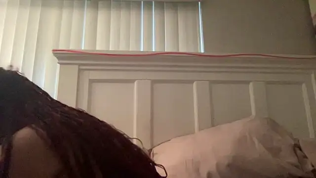 Snapshot of sweetnjuicyyy chatting on September 9, 1:16 am sweetnjuicyyy online show from September 9, 1:16 am