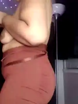 Snapshot of sweetnjuicyyy chatting on November 11, 4:07 am sweetnjuicyyy online show from November 11, 4:07 am