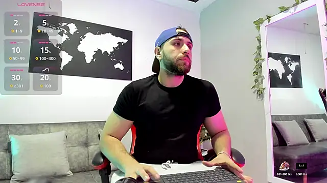 Maximo Wolff online show from December 20, 8:44 pm