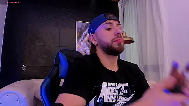 Maximo Wolff online show from October 11, 7:59 pm