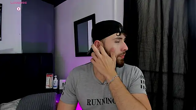 Maximo Wolff online show from October 2, 8:12 pm