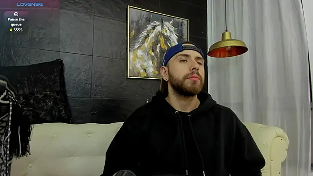 Maximo Wolff online show from November 7, 8:24 pm