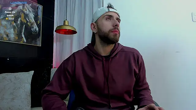 Maximo Wolff online show from November 4, 8:12 pm