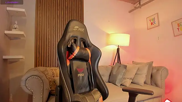 Maximo Wolff online show from January 11, 10:05 pm