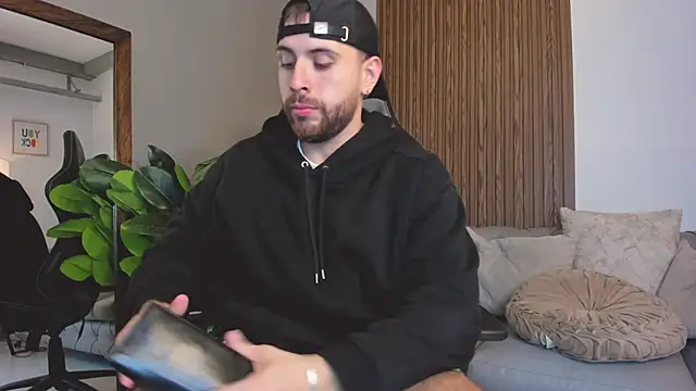 Maximo Wolff online show from March 20, 12:00 am