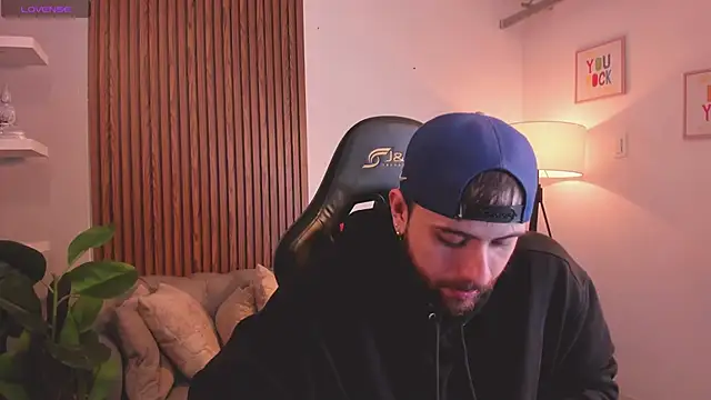 Maximo Wolff online show from April 13, 1:09 am