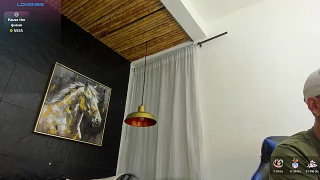 Maximo Wolff online show from October 24, 8:30 pm