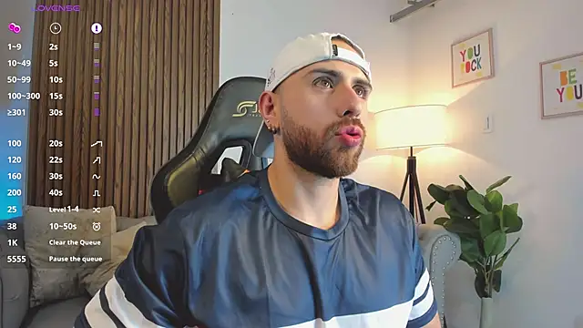 Maximo Wolff online show from March 10, 7:40 pm