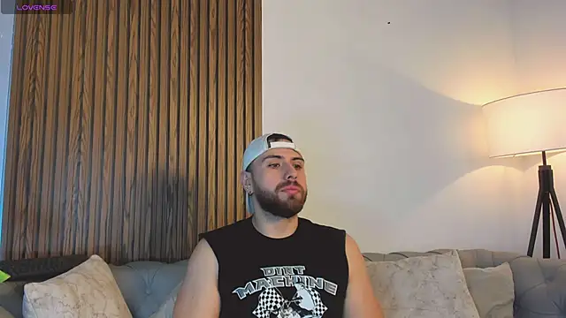 Maximo Wolff online show from March 5, 8:05 pm