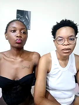 Miss-Hennessy online show from April 19, 11:22 am