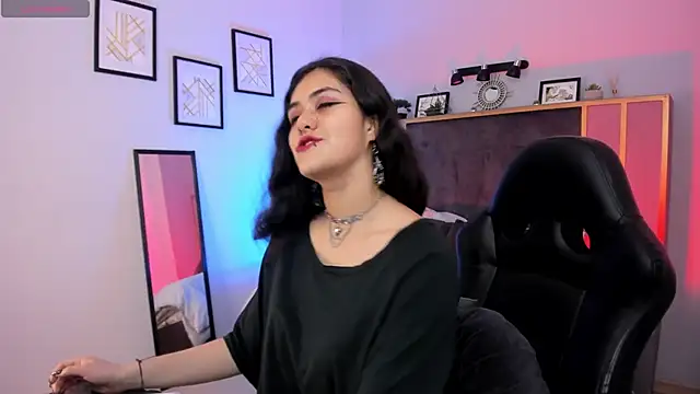 Azurra amatto2 online show from December 17, 8:25 pm