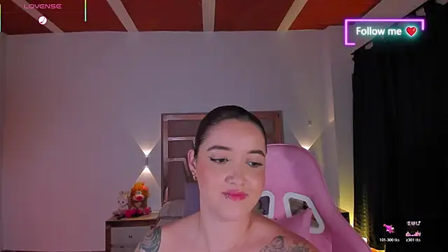 lunaarose online show from April 11, 7:45 am