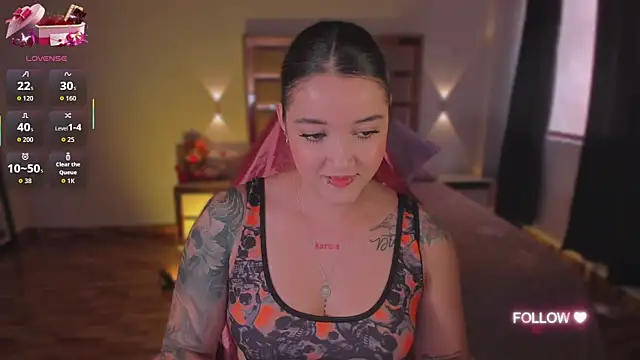 Snapshot of lunaarose chatting on October 30, 3:31 pm lunaarose online show from October 30, 3:31 pm