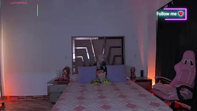 lunaarose online show from April 30, 4:08 am