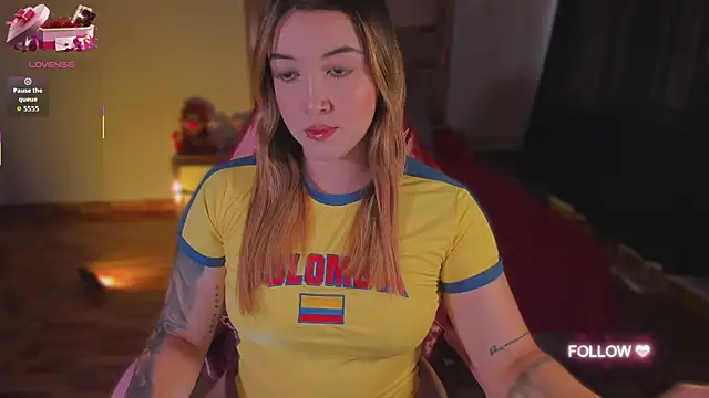 Snapshot of lunaarose chatting on October 20, 3:45 pm lunaarose online show from October 20, 3:45 pm