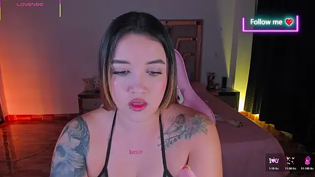 lunaarose online show from February 11, 4:23 am