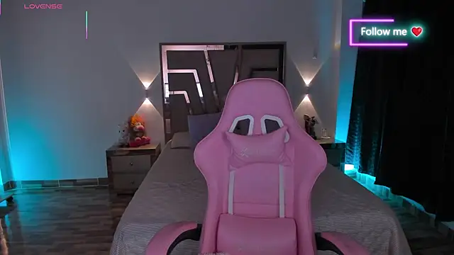 lunaarose online show from May 29, 3:12 am