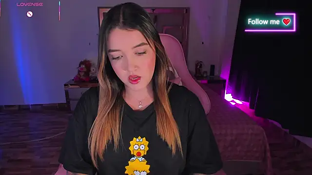 lunaarose online show from February 24, 4:13 am