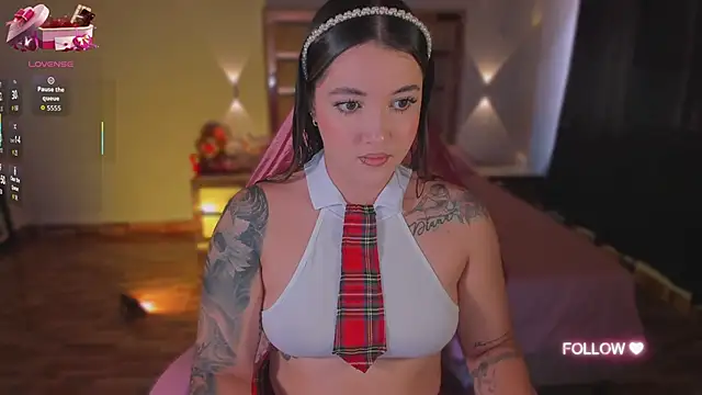 Snapshot of lunaarose chatting on October 29, 4:06 pm lunaarose online show from October 29, 4:06 pm