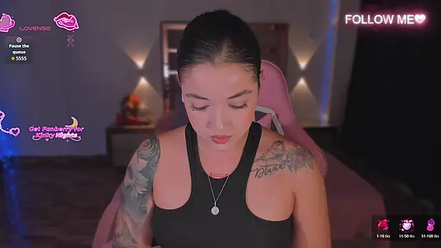 Snapshot of lunaarose chatting on November 21, 1:48 am lunaarose online show from November 21, 1:48 am